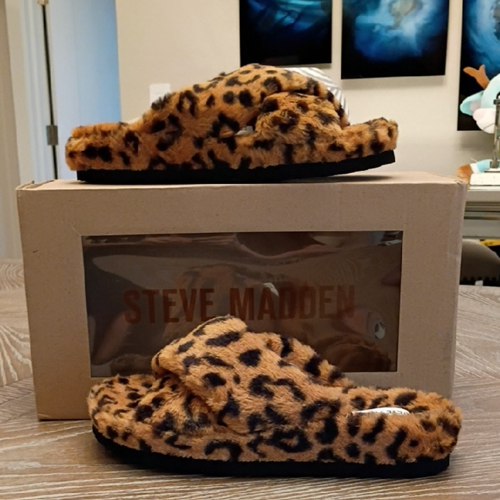 New Steven Steve Madden Fuzzy Cheetah Animal Print Recovery Slippers